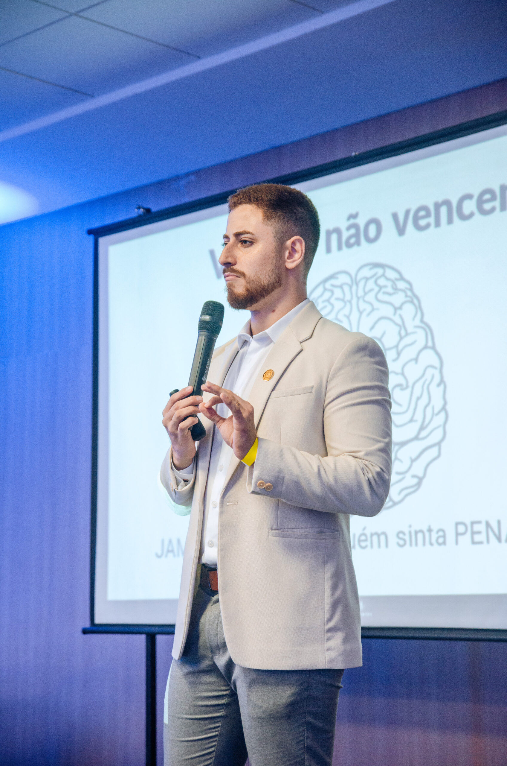 Vinícius Ferrer em palestra